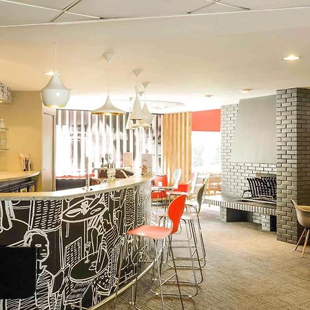 Ibis Laval Le Relais D'Armor Changé Exterior foto
