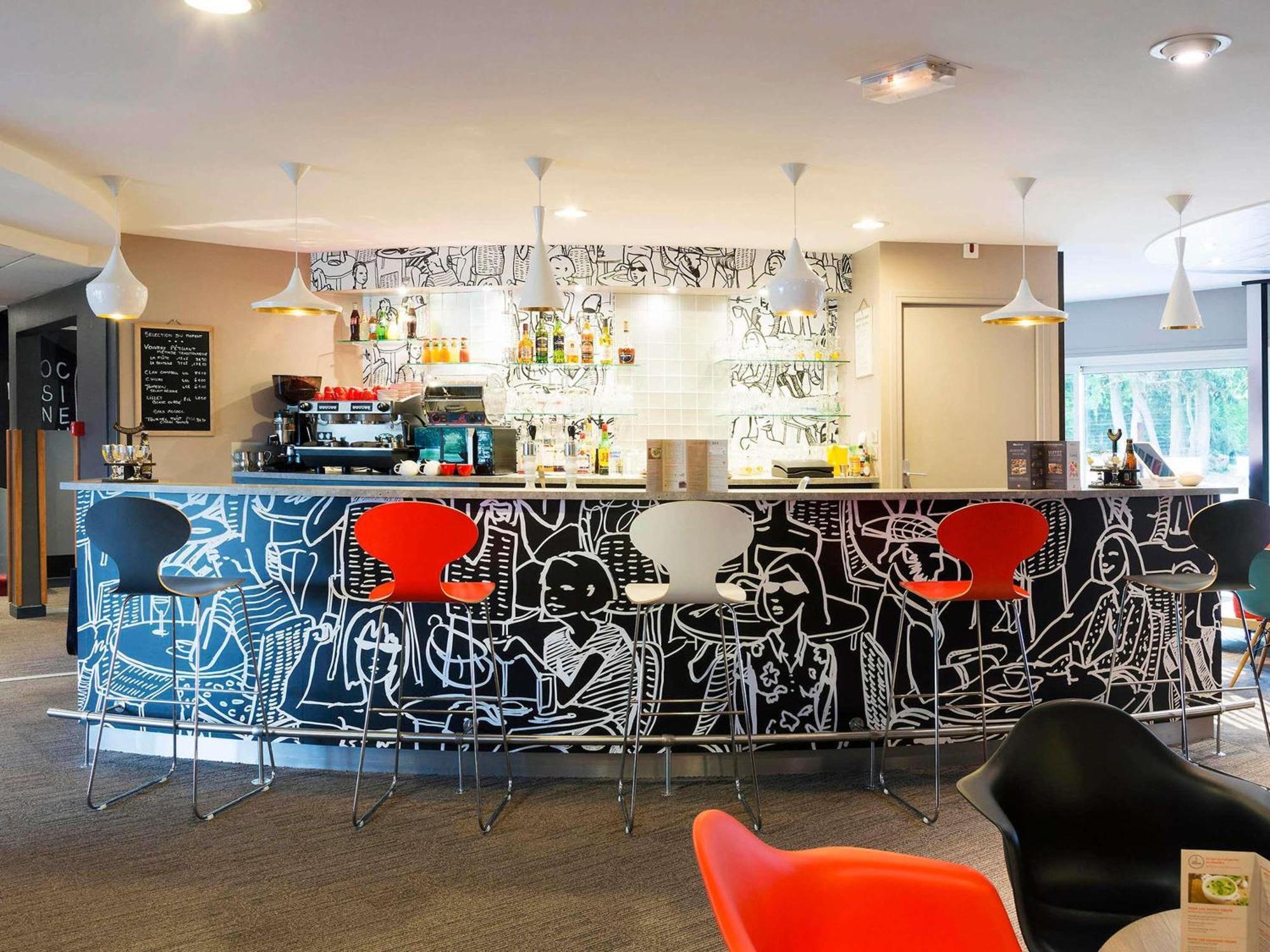 Ibis Laval Le Relais D'Armor Changé Exterior foto